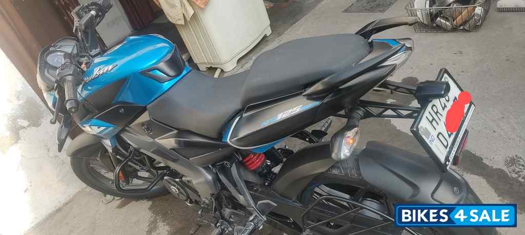 Blue Bajaj Pulsar NS 125