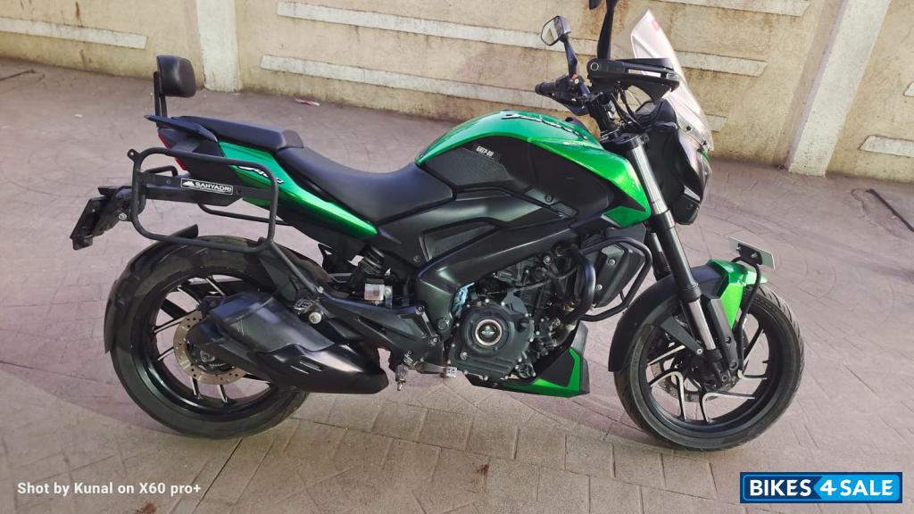 Savanna Green Bajaj Dominar 400 Disc