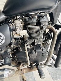 Black Royal Enfield Thunderbird 350