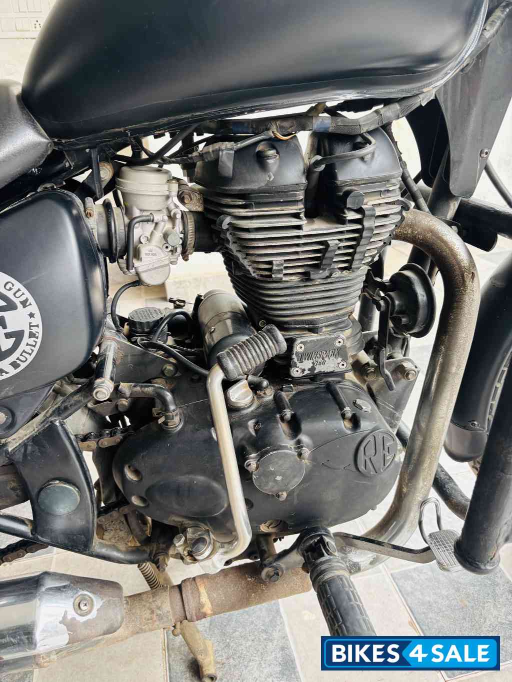 Black Royal Enfield Thunderbird 350