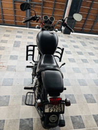 Black Royal Enfield Thunderbird 350