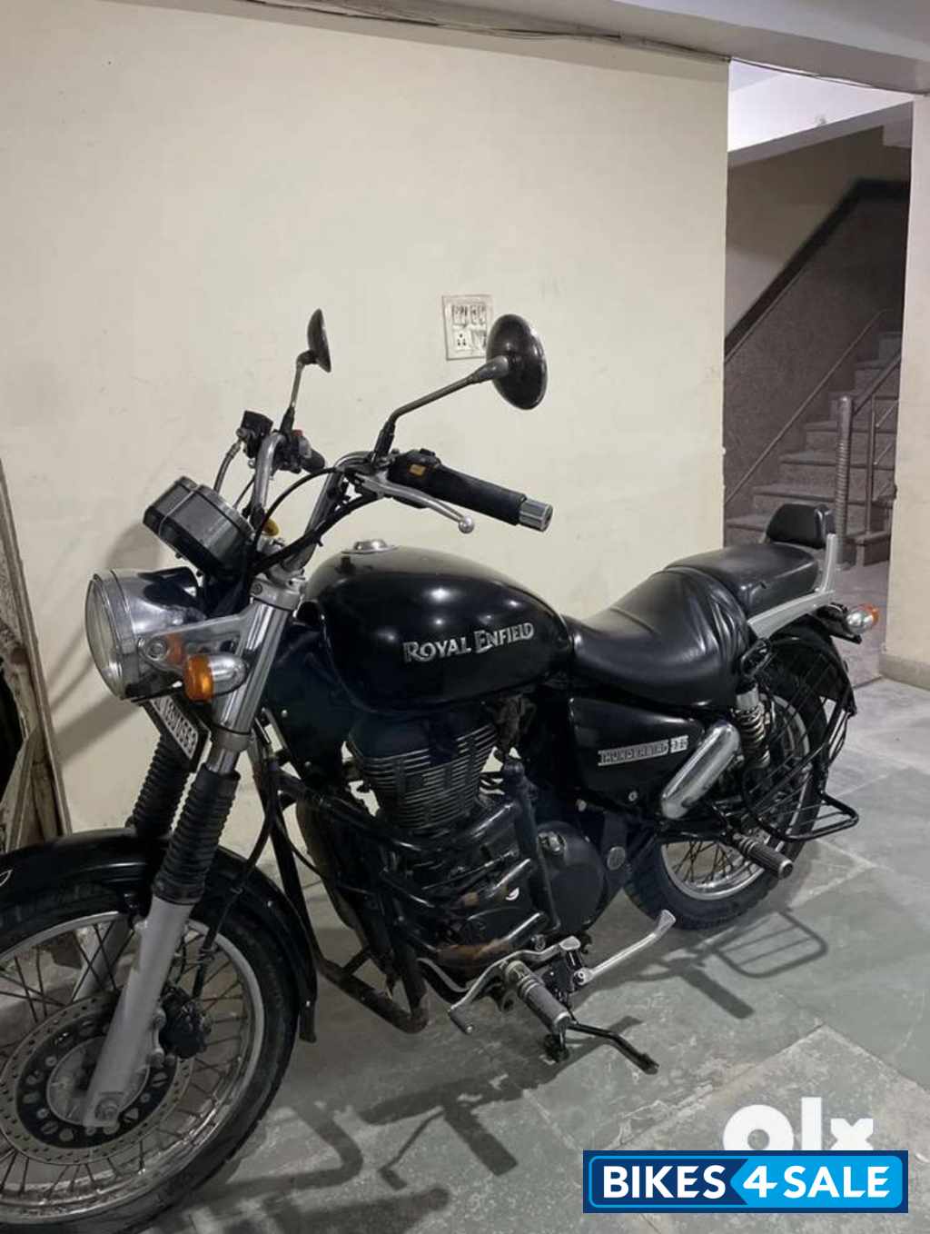 Matte Black Royal Enfield Thunderbird 350