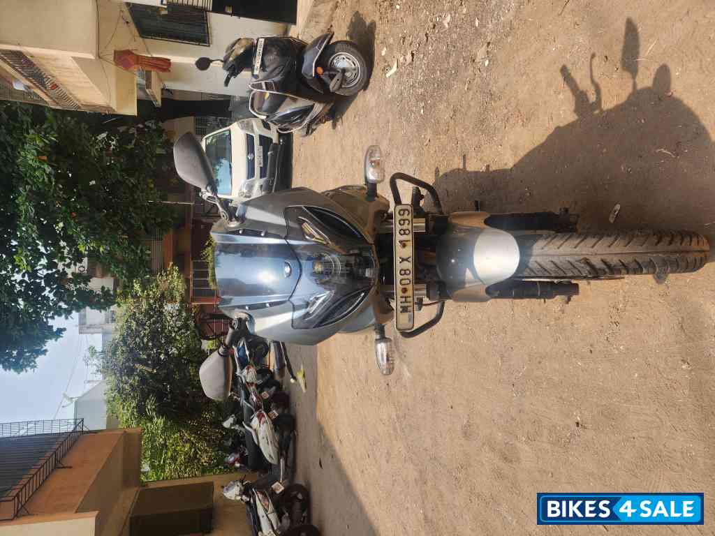 Bajaj Pulsar 220F