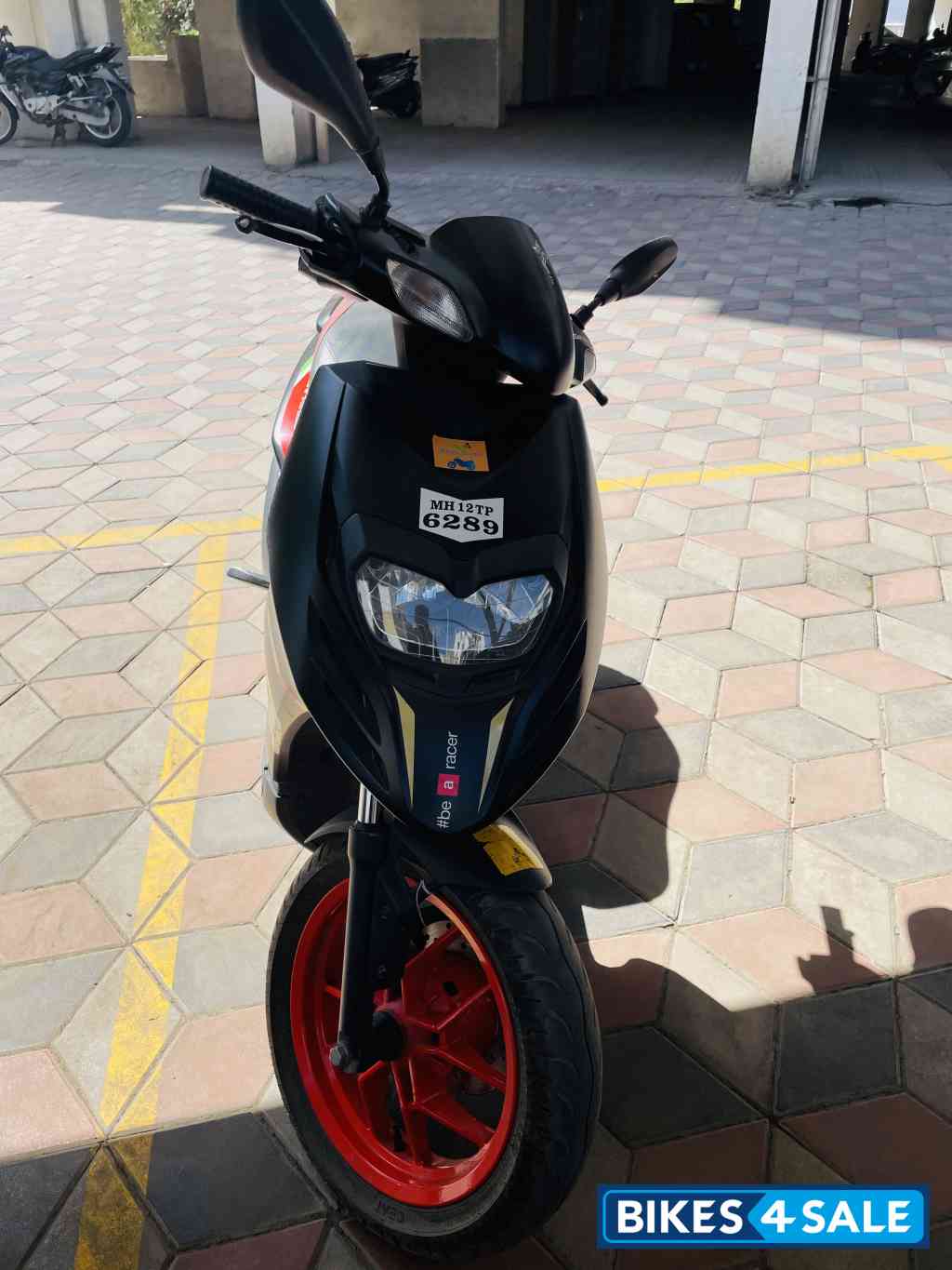 2w Mat Black Aprilia SR 160 Race ABS