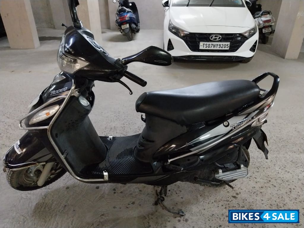 Mahindra Rodeo UZO 125