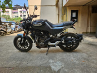 Husqvarna Svartpilen 250