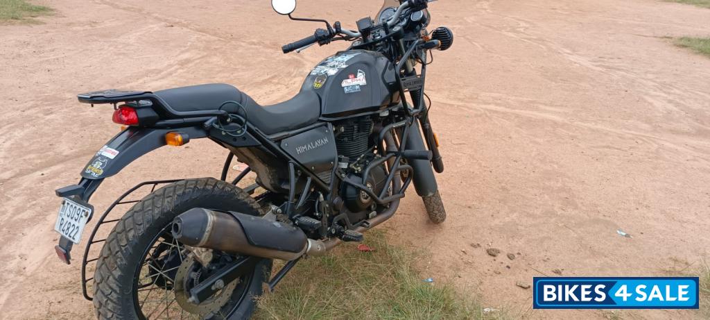 Granite Black Royal Enfield Himalayan BS VI