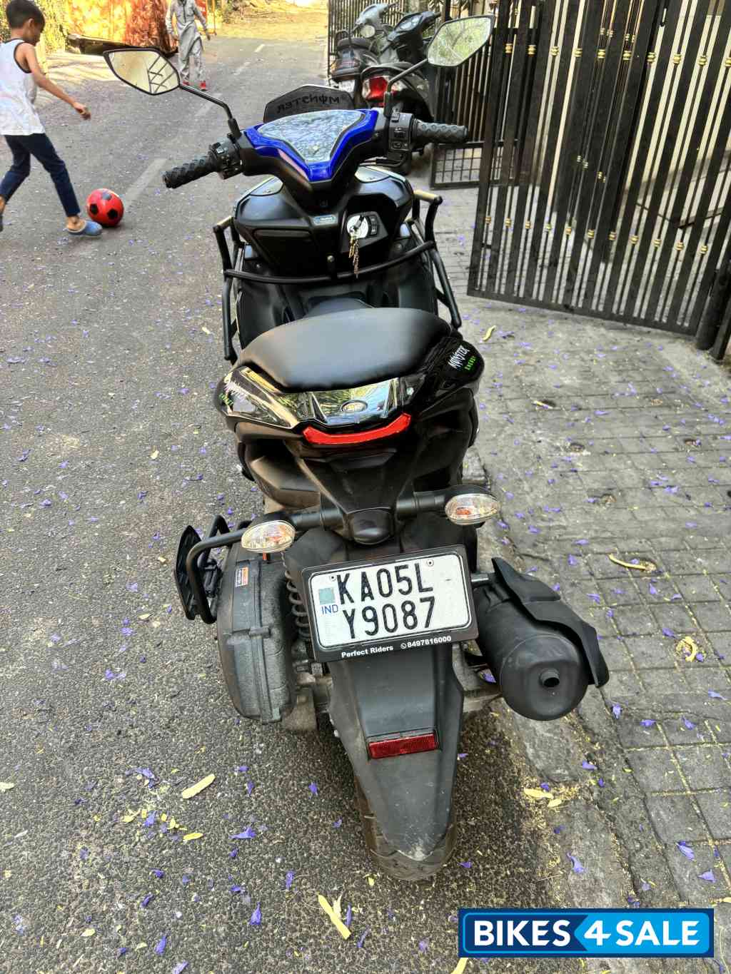 Yamaha Aerox 155 Monster Energy MotoGP Edition