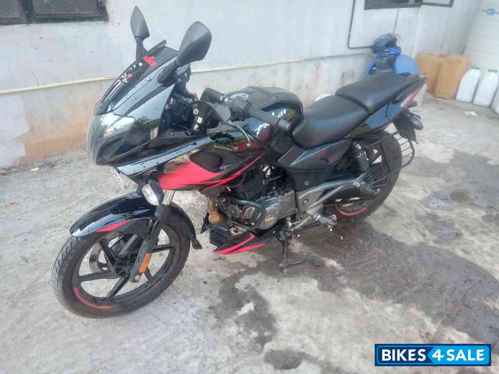 Bajaj Pulsar 220F BS6