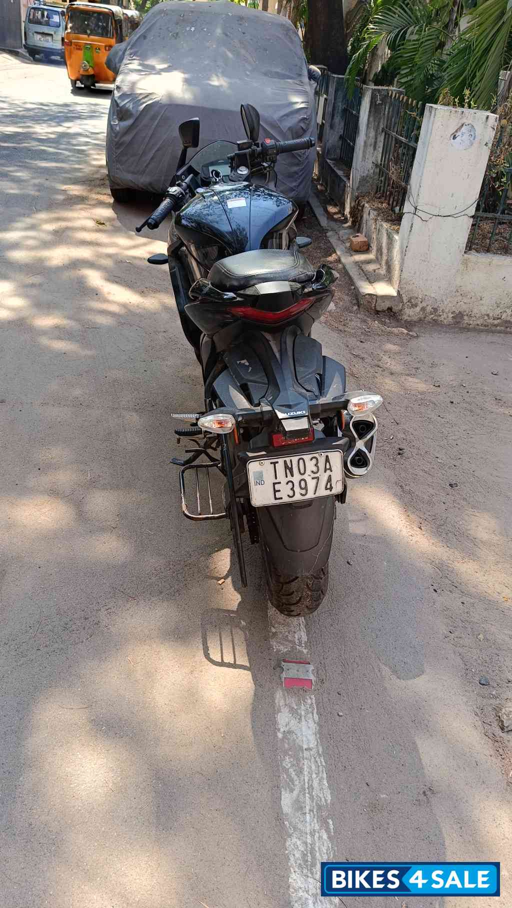 Black Suzuki Gixxer SF BS6