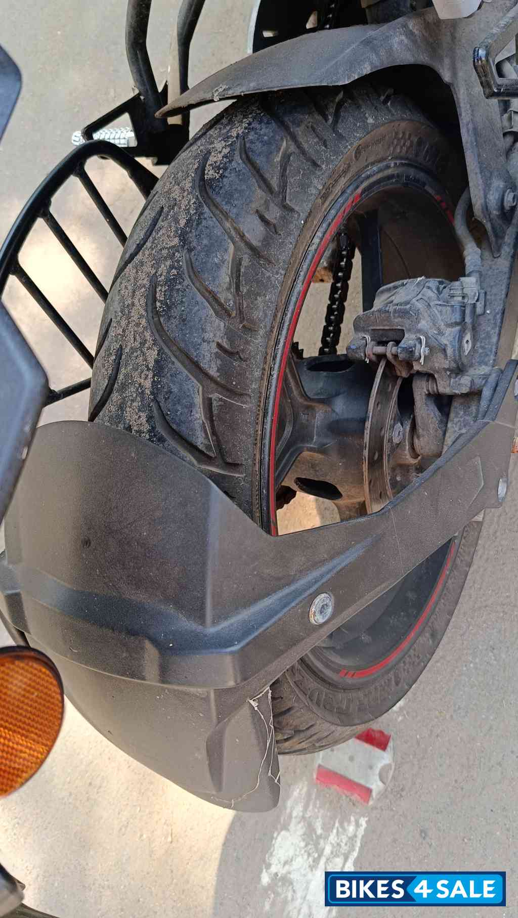 Black Suzuki Gixxer SF BS6