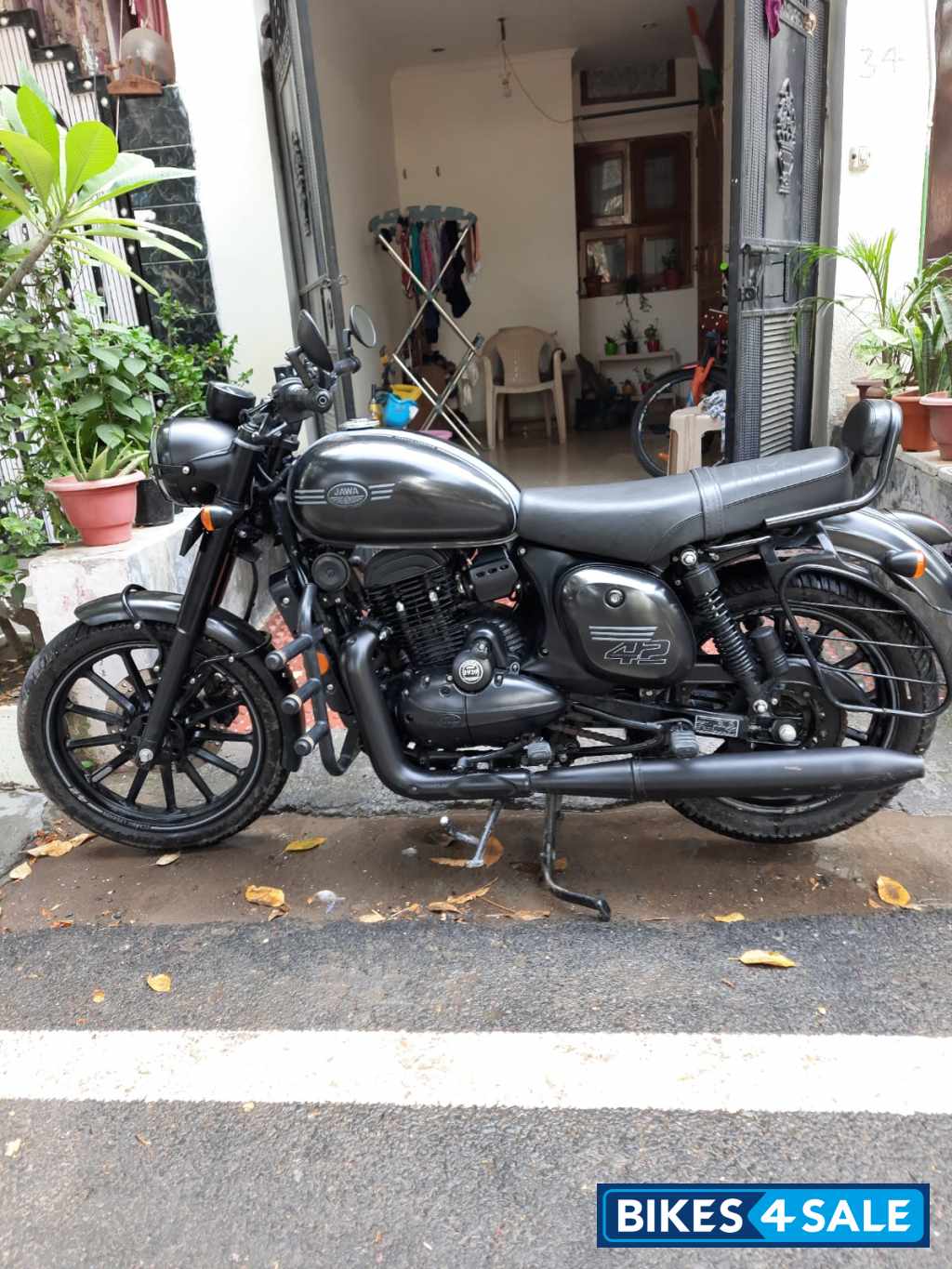 Jawa 42 Dual Channel ABS AllStar Black