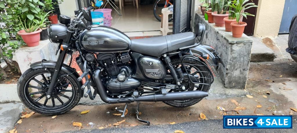 Jawa 42 Dual Channel ABS AllStar Black