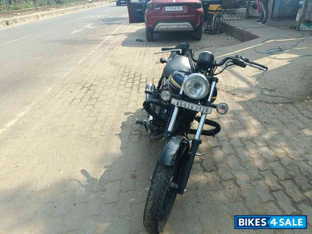 Blue Bajaj Avenger Street 150