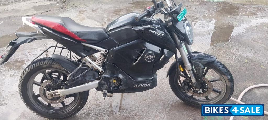 Revolt RV 400 Revolt RV 400