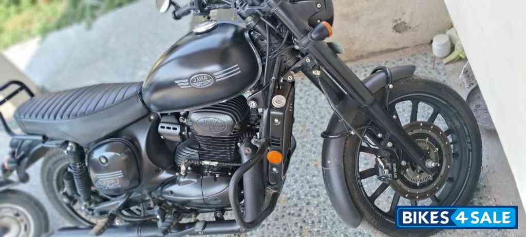 Jawa 42 Dual Channel ABS AllStar Black
