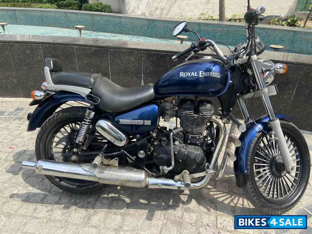 Blue Royal Enfield Thunderbird 350