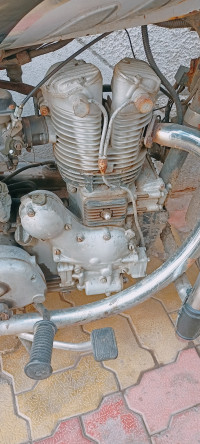 Black Royal Enfield Thunderbird 350