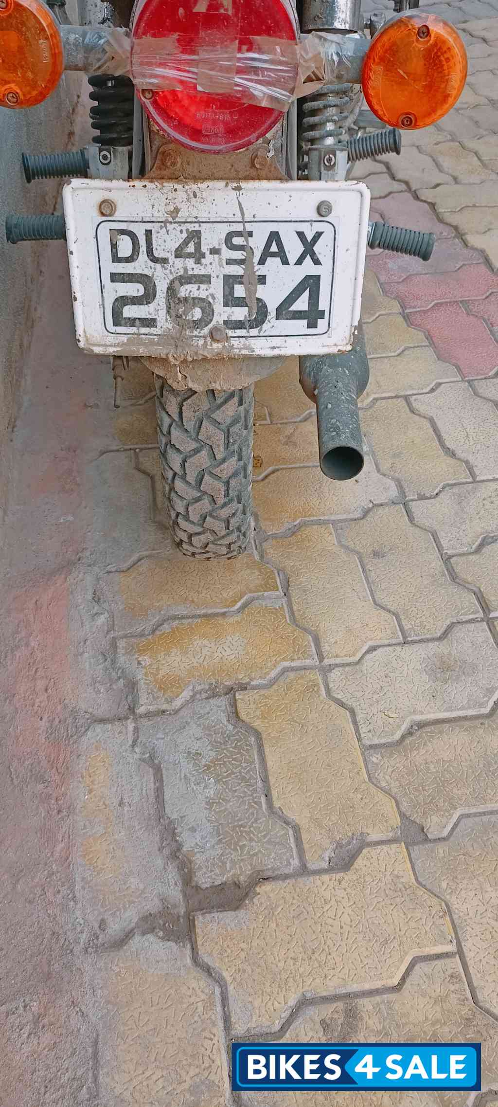 Black Royal Enfield Thunderbird 350