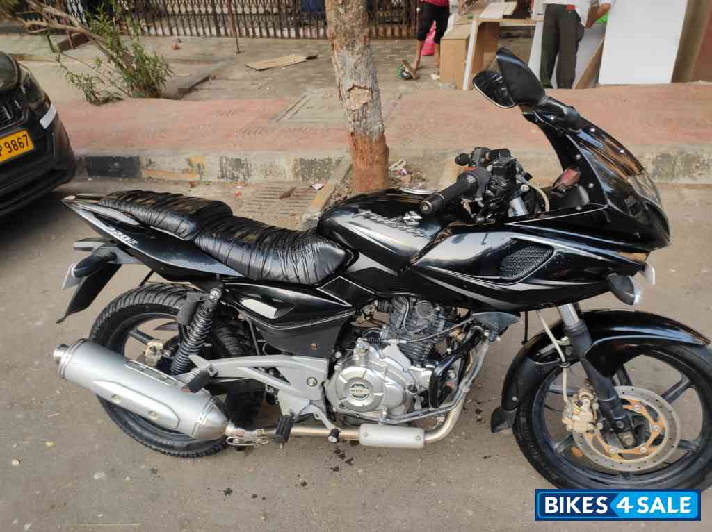 Bajaj Pulsar 220 DTSi