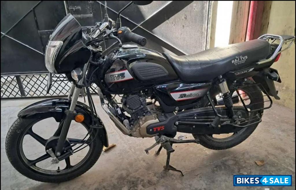 Black TVS Radeon BS6