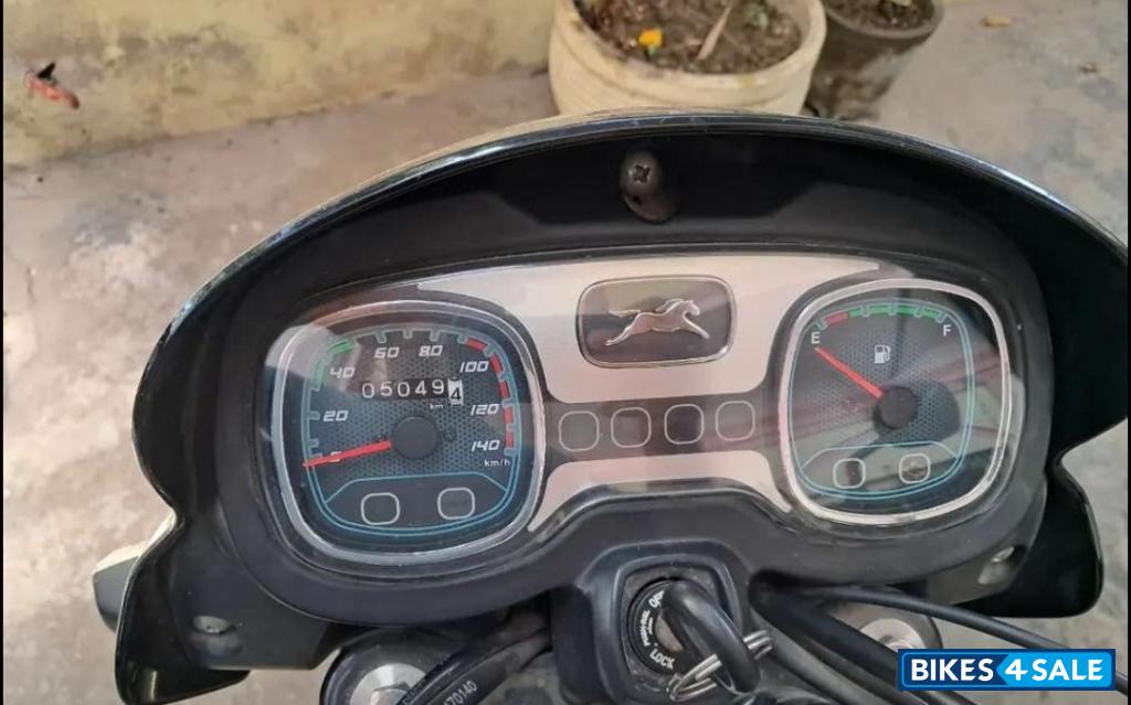 Black TVS Radeon BS6