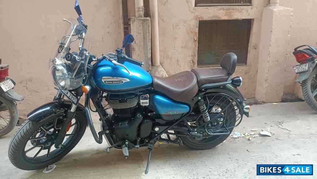 Blue Royal Enfield Meteor 350 Supernova