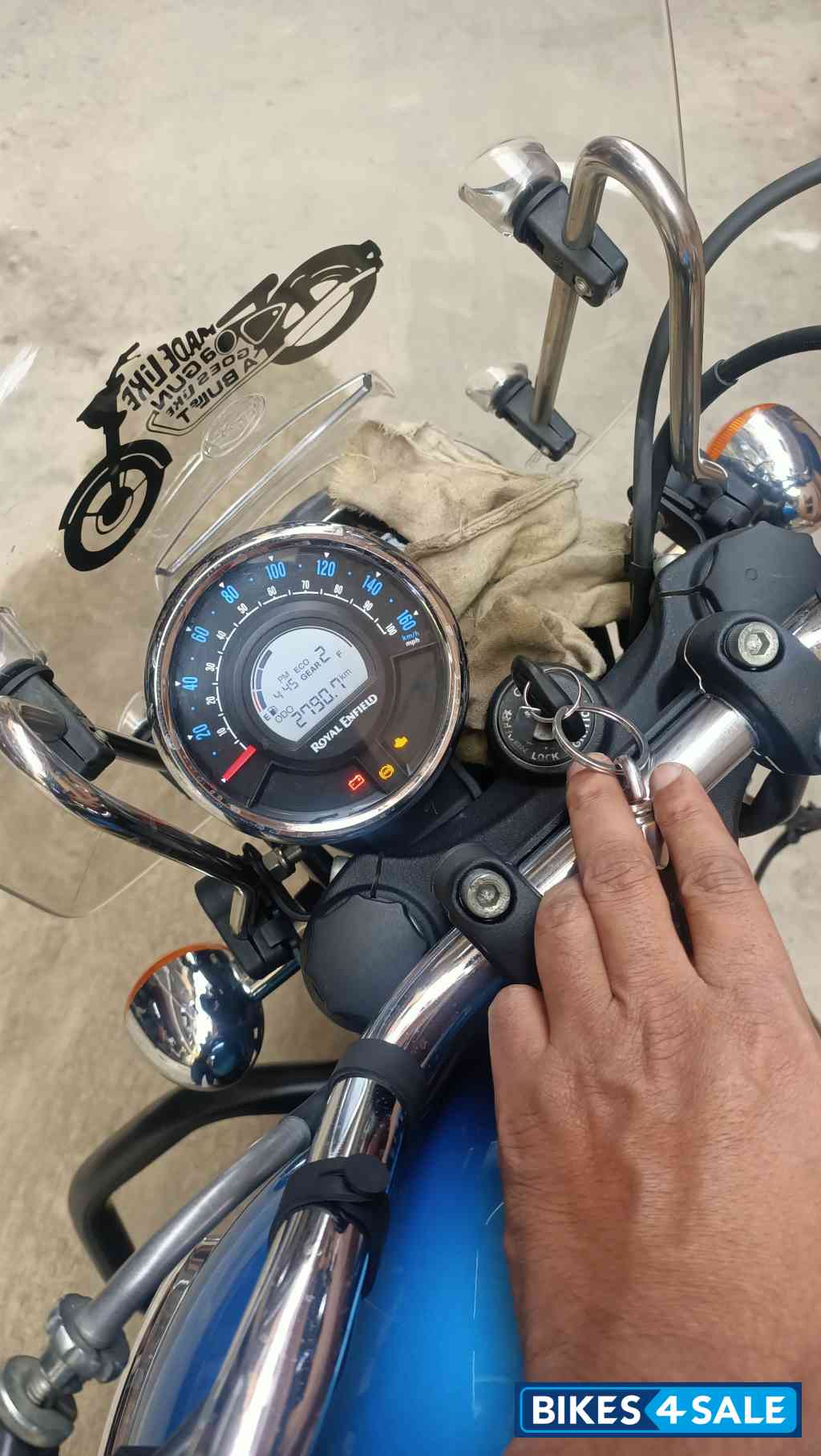 Blue Royal Enfield Meteor 350 Supernova