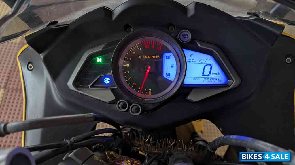 Bajaj Pulsar RS 200