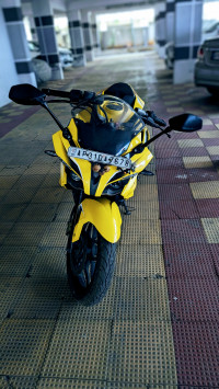 Bajaj Pulsar RS 200