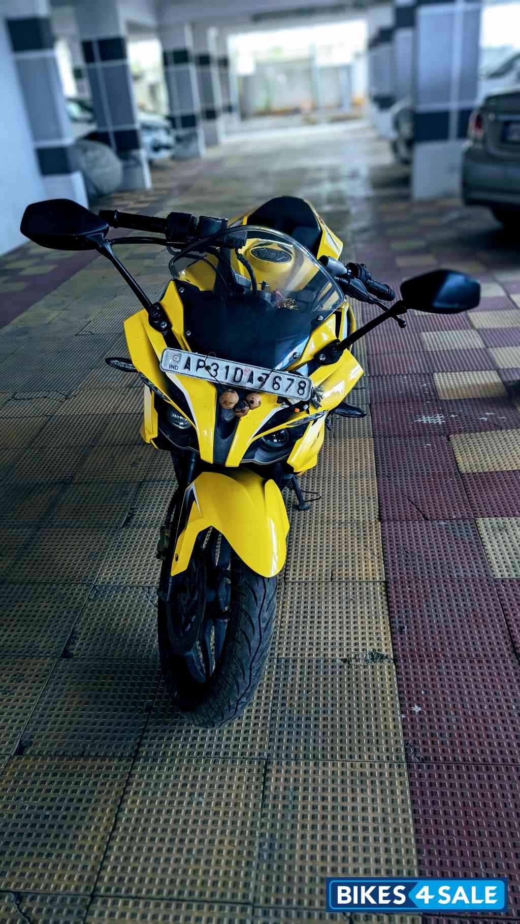 Bajaj Pulsar RS 200