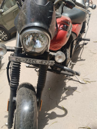 Red Bajaj Avenger Street 160 BS6