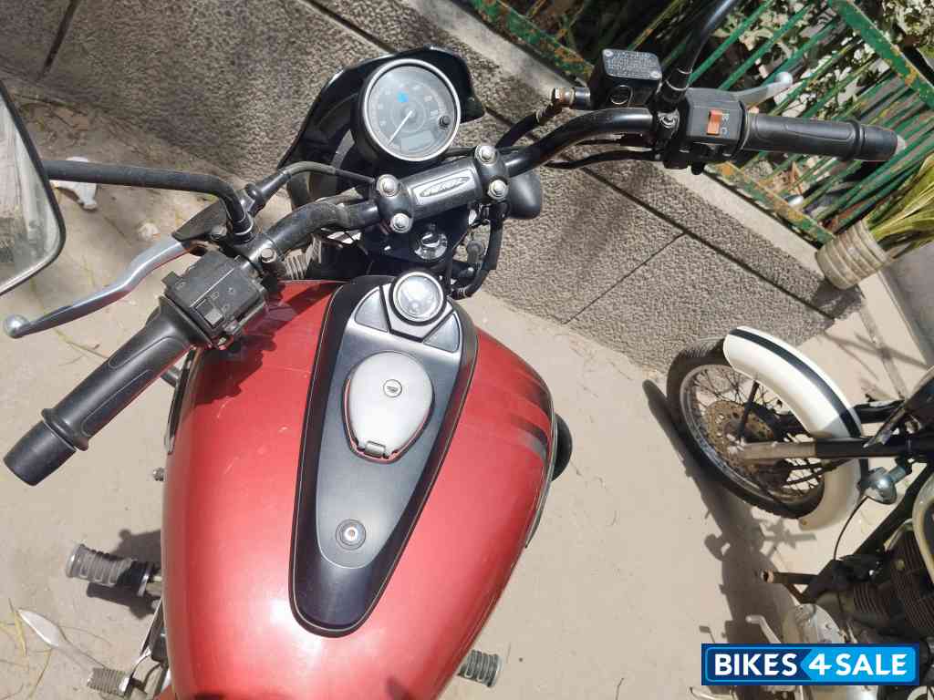 Red Bajaj Avenger Street 160 BS6