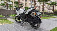 White TVS Apache RTR 200 Fi 4V