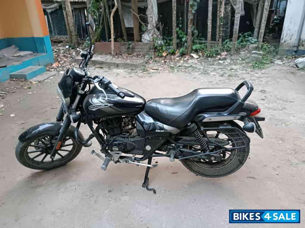 Bajaj Avenger Street 160