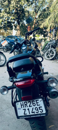 Black Bajaj Avenger Street 160 BS6