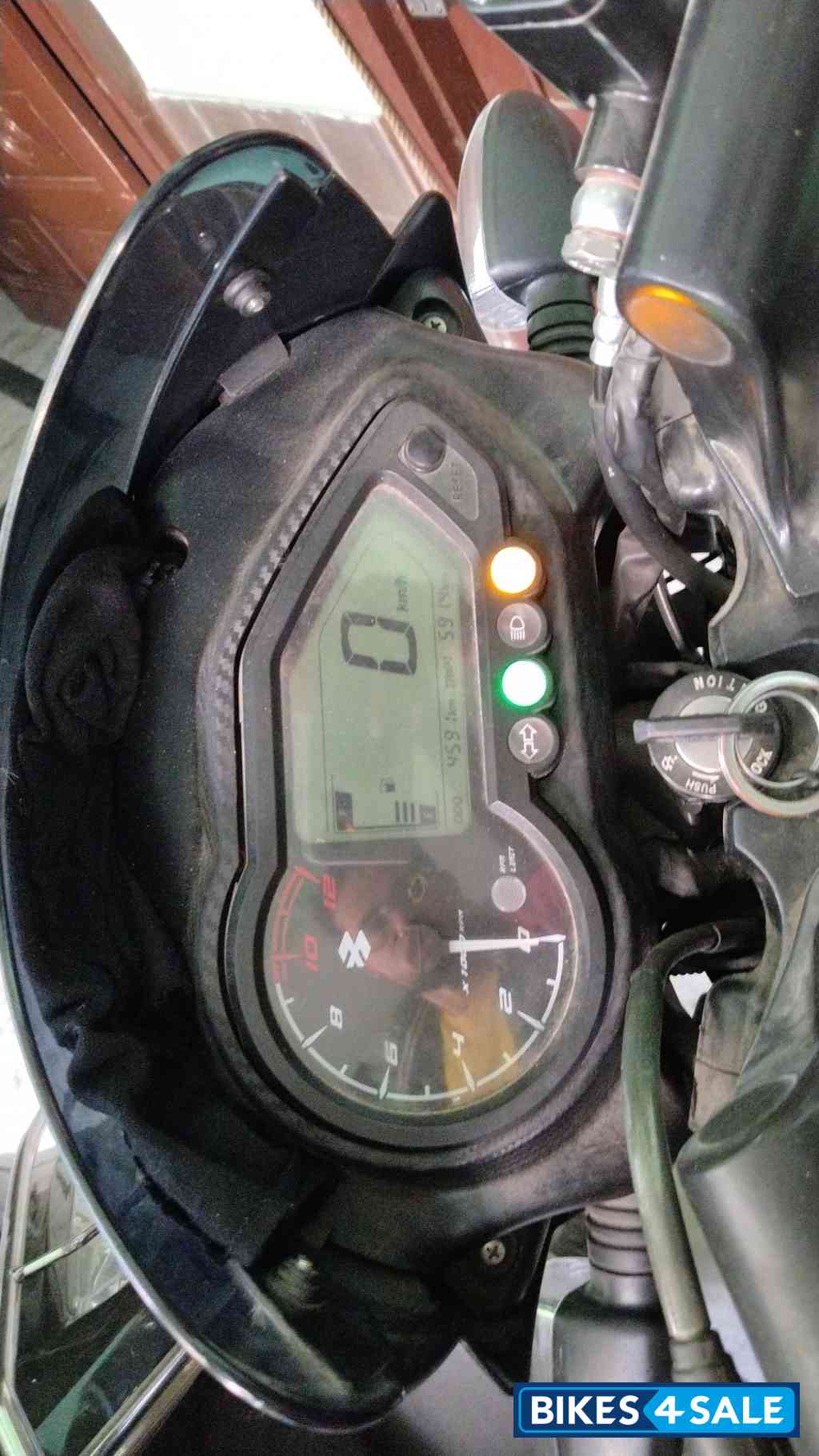 Bajaj Pulsar P150 Single Disc Single Seat