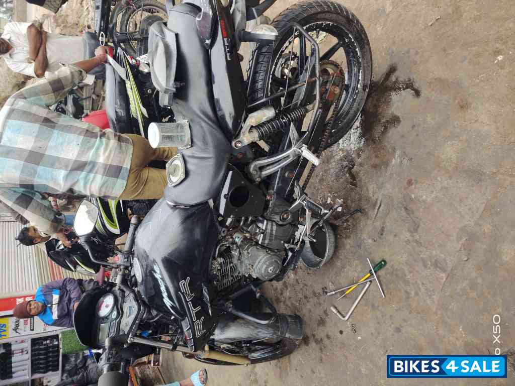 Black TVS Apache RTR 180