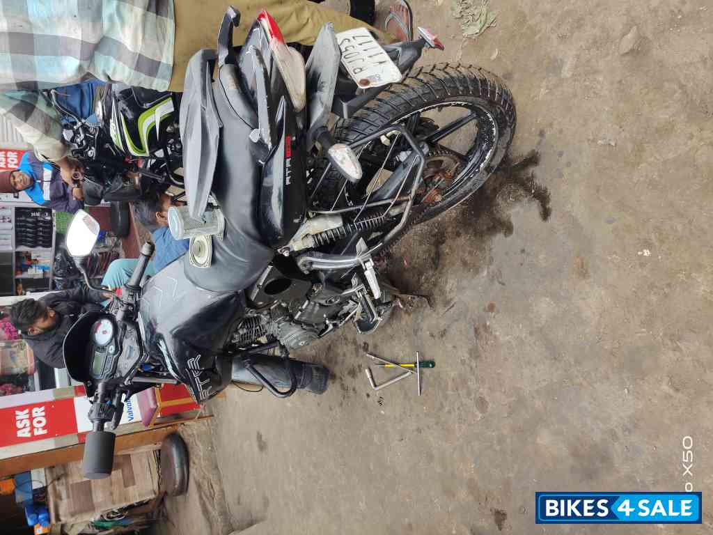 Black TVS Apache RTR 180