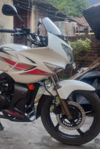 White (f W T) Hero Karizma R