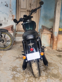 Yezdi Roadster Dual Tone