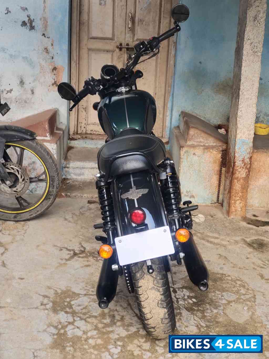 Yezdi Roadster Dual Tone