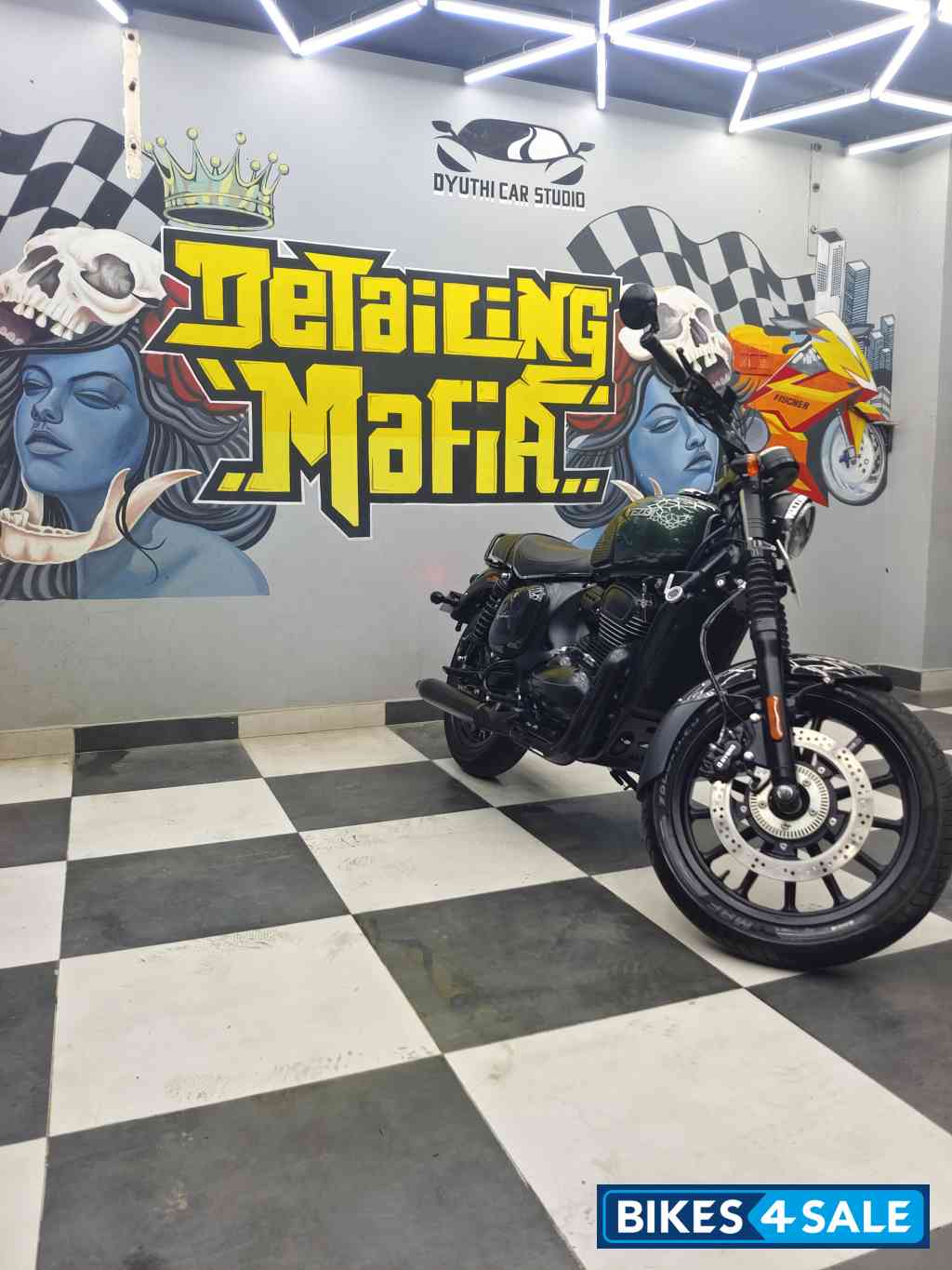 Yezdi Roadster Dual Tone