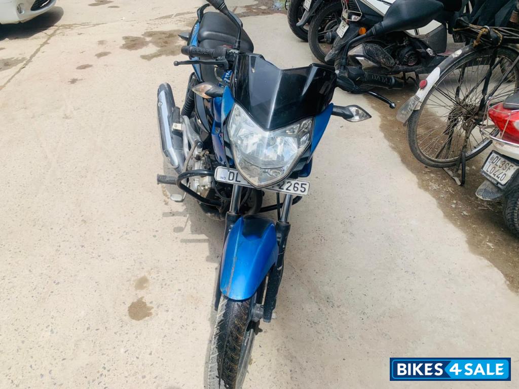 Blue Bajaj Pulsar 135LS