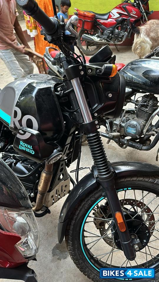 Silver Spirit Royal Enfield Scram 411