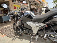 Black TVS Apache RTR 160 4V BS6