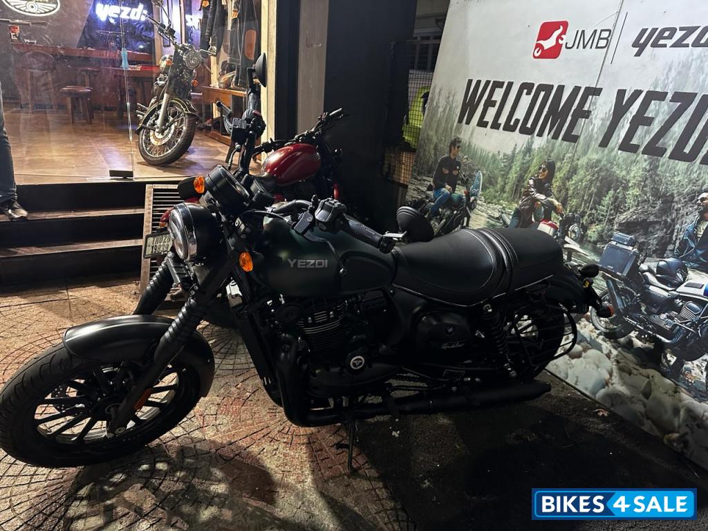 Hunter Green Yezdi Roadster Dark