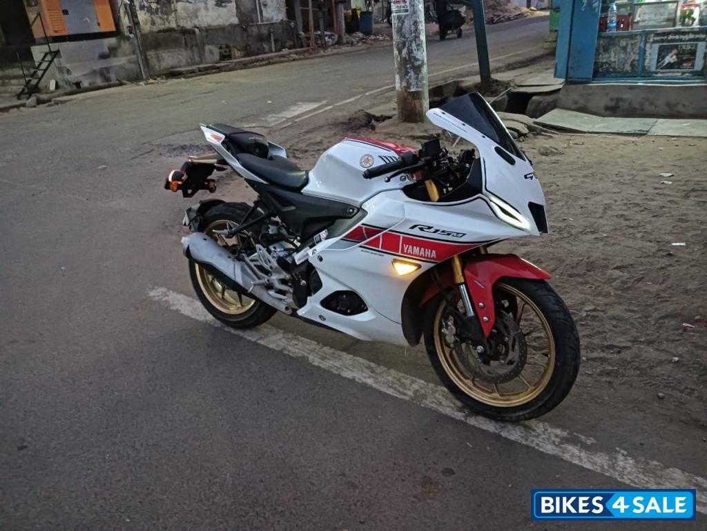 Multicolour Yamaha R15M