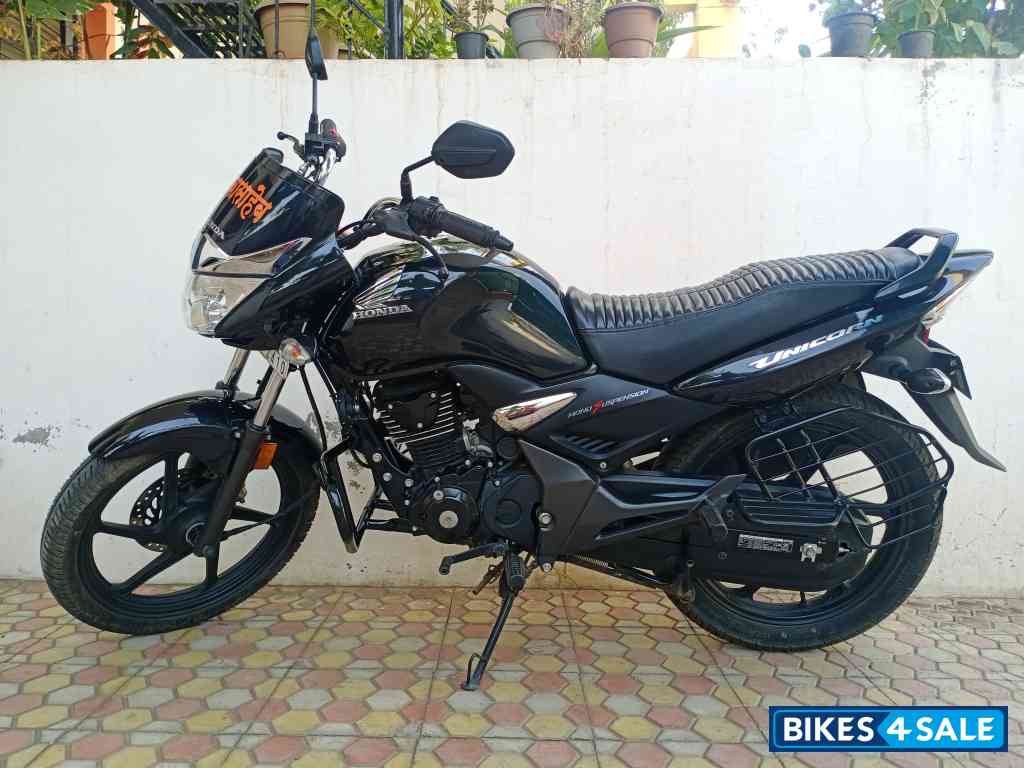 Black Honda Unicorn 160 BS6