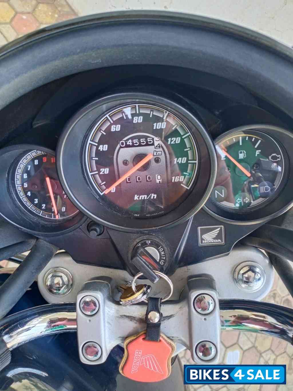 Black Honda Unicorn 160 BS6